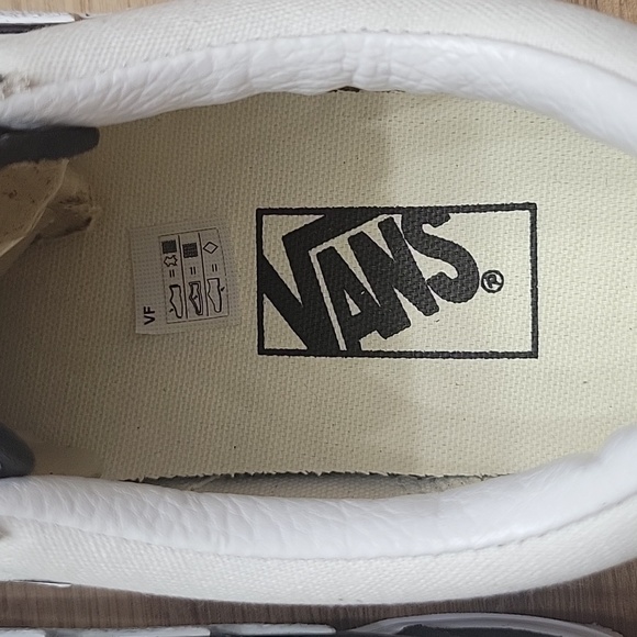 Vans. Old school bolt Brand new in the box authentic uper textile. - Picture 8 of 12